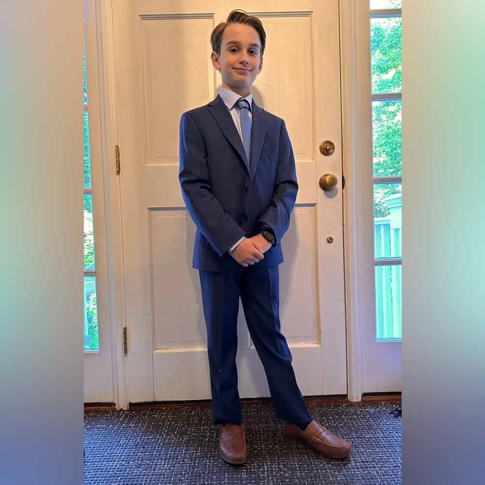 Boys Navy Two-Piece Suit Set with Tie
